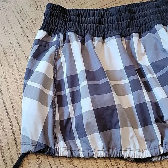 Lululemon size 8 plaid skirt skort - Picture 2 of 10
